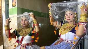 কমলগঞ্জে নাচগানের মধ্য দিয়ে শেষ হল মণিপুরীদের মহা রাস উৎসব